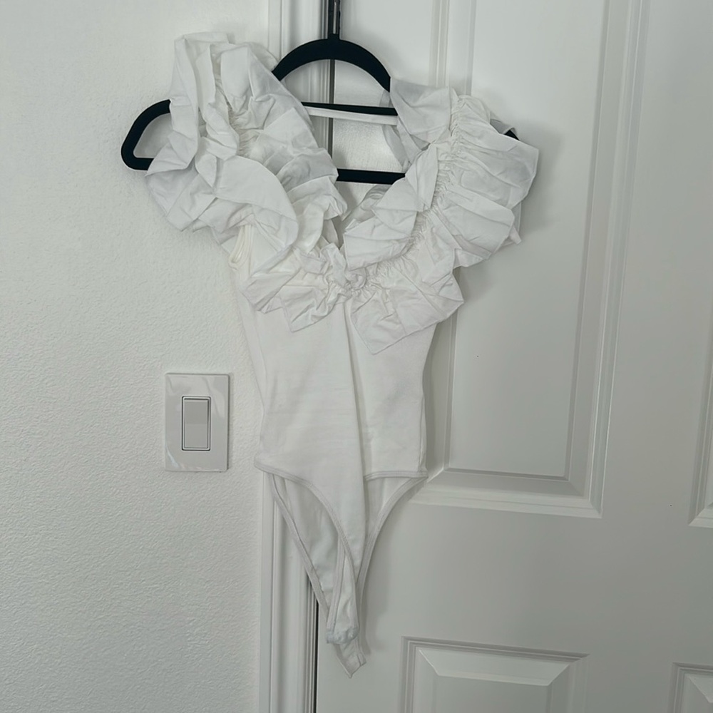 Zara body suit with ruffle collar in white - Picture 2 of 4
